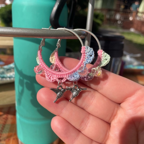 🪽 The Hummingbird Earrings 🪽 - Picture 2 of 4